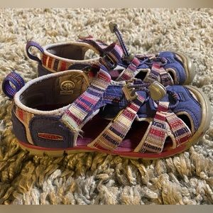 Keen Girls Sz 1Y Sandals
